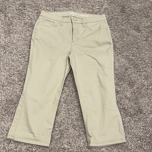 Riders by lee mid rise Capri. - Picture 1 of 6
